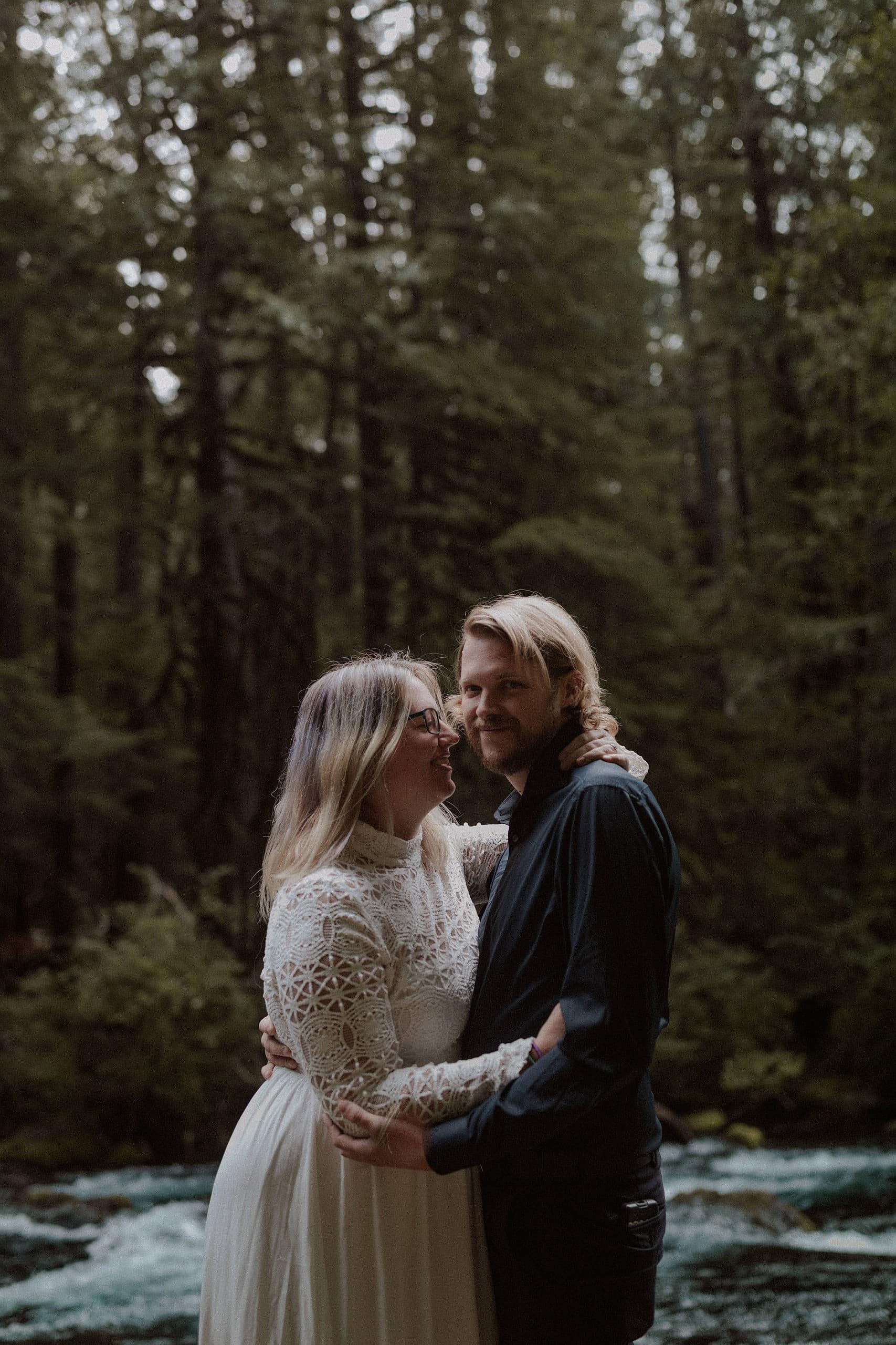 Oregon elopement at the Blue Pool by the river