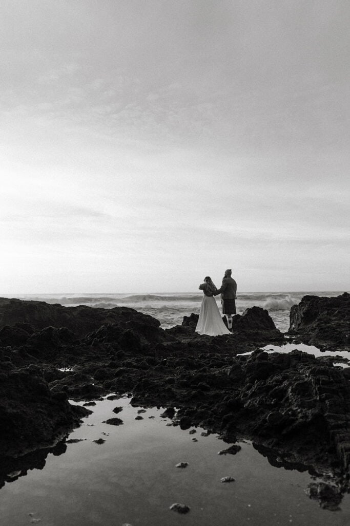 bride and groom sunset photos at Thor's Well
