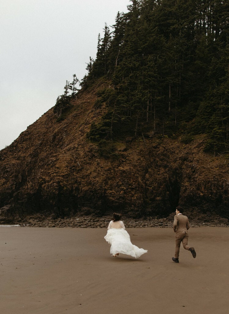 Oregon Coast elopement locations on the beach