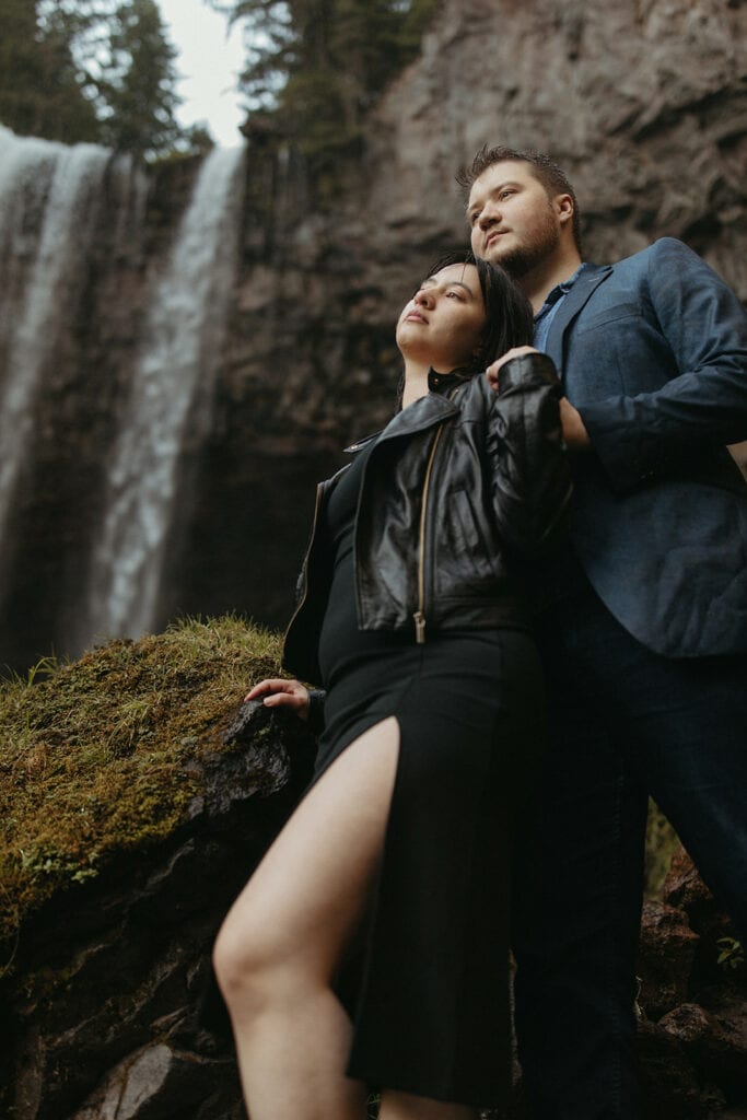 Oregon waterfall elopement couple