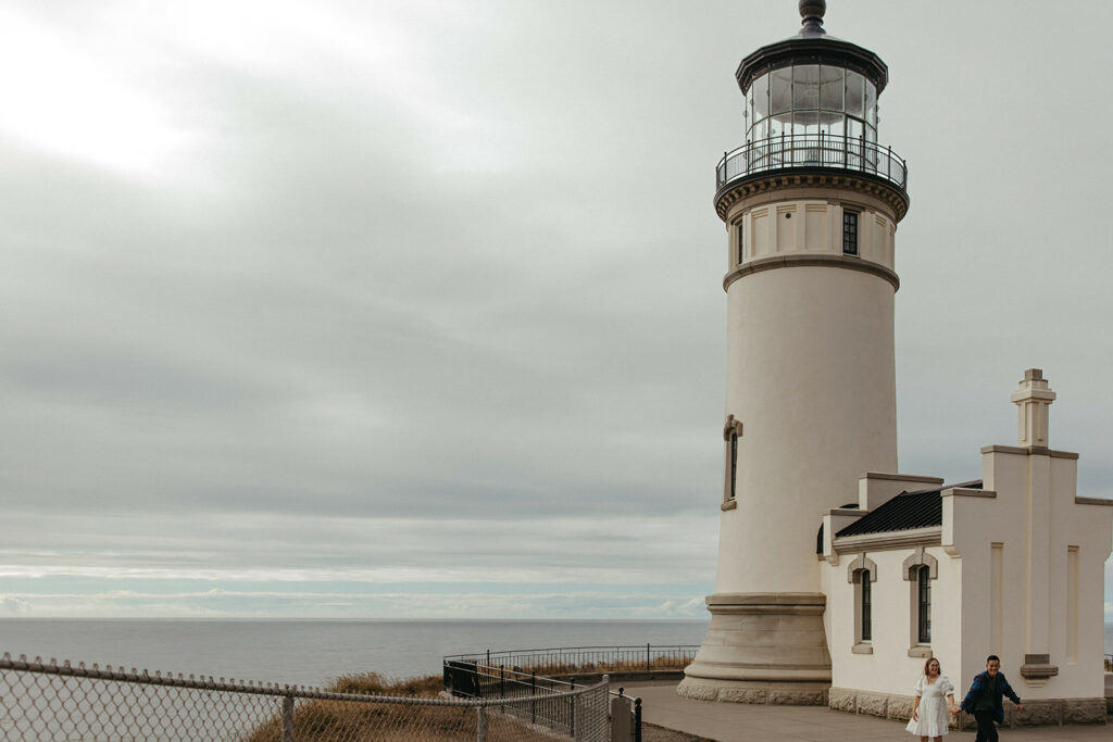 Lighthouse elopement location near Portland, Oregon