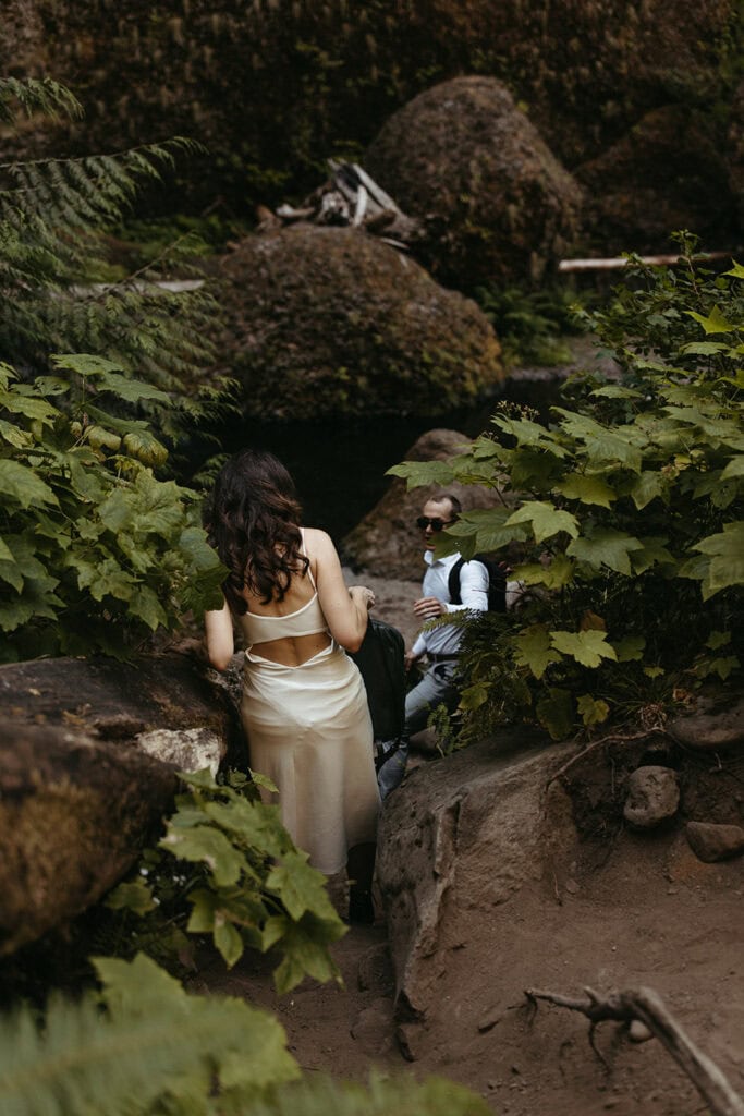 Waterfall elopement near Portland, Oregon